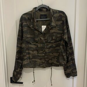 Sanctuary Camouflage Jacket NWT size Large
